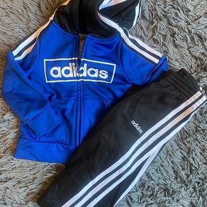 2T Adidas Sweat outfit